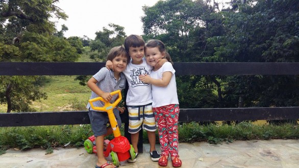 Cauã , Gabriel e Gabriela adoraram o lugar e brincaram muito na Toca da Paca